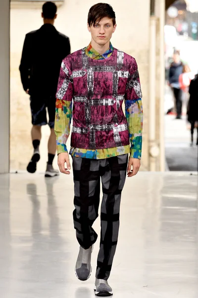 Look 3